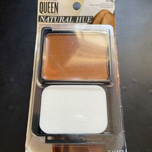 Brand new Covergirl Queen Collection Natural Hue Compact Foundation, Almond Glow